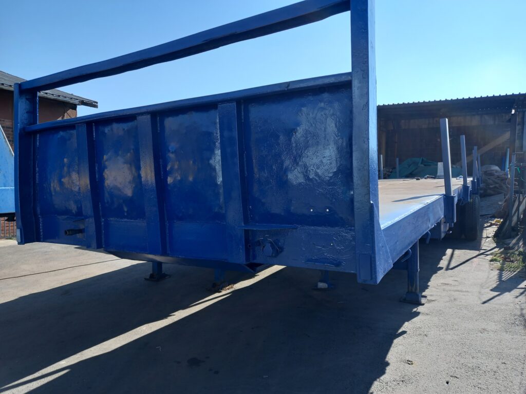 Henred double axle flat deck trailer for sale R115 000 plus vat